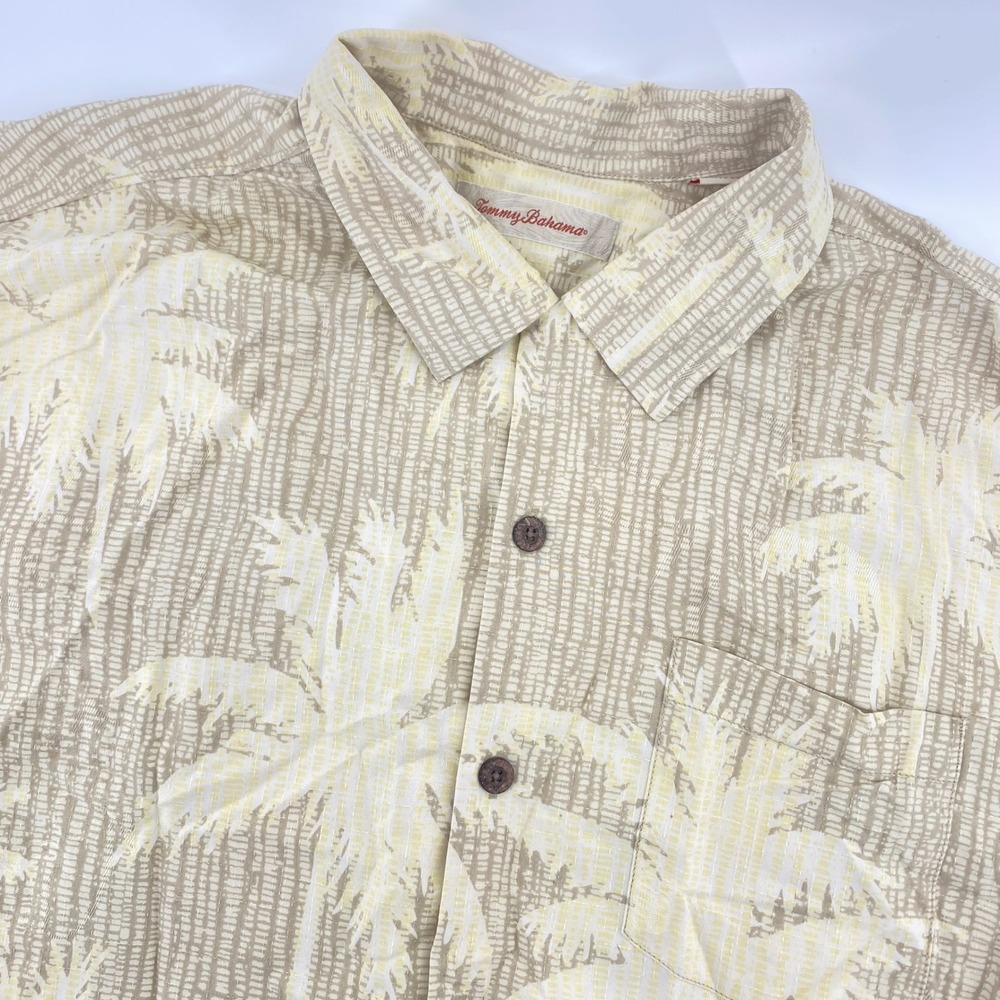 Tommy Bahama Button Up Mens Large Beige 100% Silk Palm Tree Print Camp Shirt